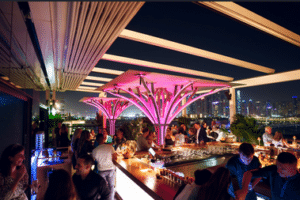 Descubra o Charme do Above Eleven: Um Refúgio Gastronômico em Dubai