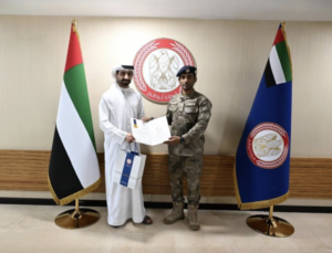 Atitude Heroica: Morador de Abu Dhabi Salva Vida e Recebe Homenagem da Polícia